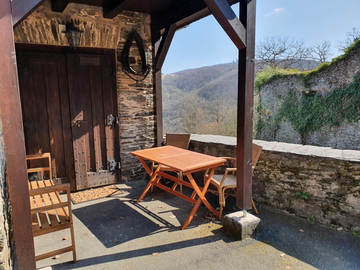 Am Burggraben Auf Der Sauerburg Daire Sauerthal Dış mekan fotoğraf